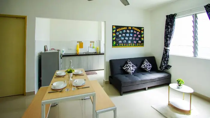 The kitchen and dining area