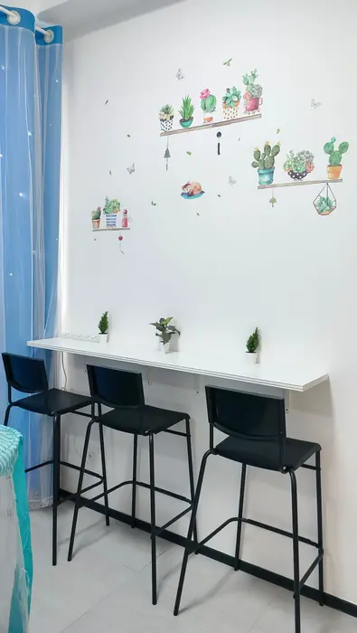 The breakfast bar at Ocean Home